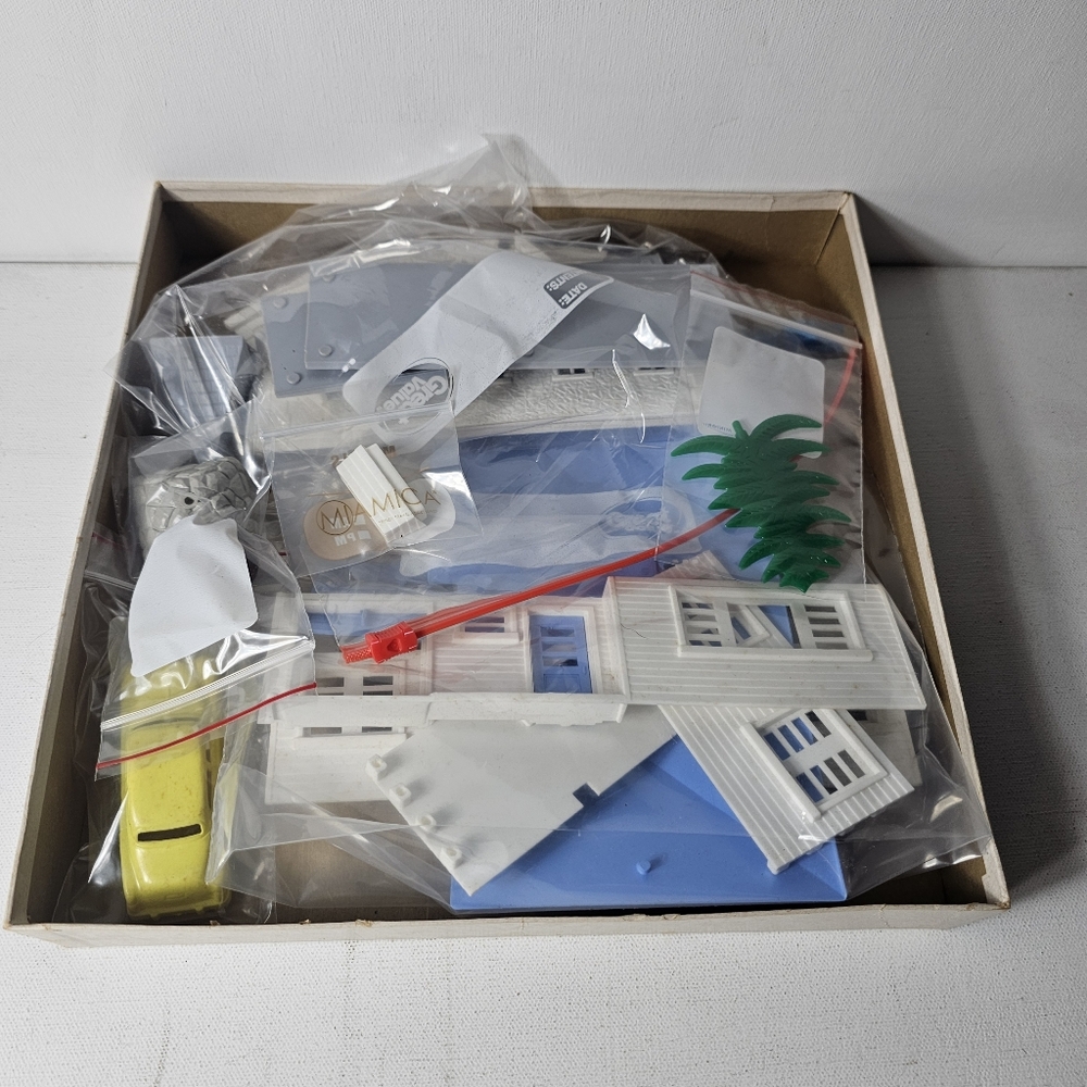 Plasticville USA Young America CH-9 Community Church Set with Ranch House - Picture 13 of 15